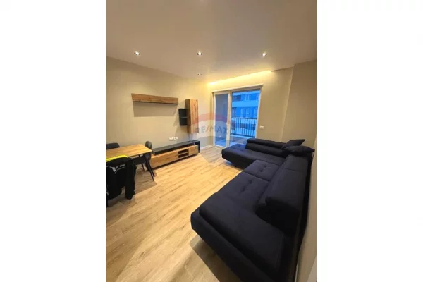 Shtepi me qera 2+1 ne Tirane - 60,000 Leke