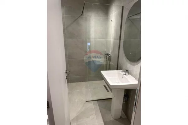 Shtepi me qera Apartament ne Tirane, 2+1, Mobilimi E mobiluar, Pagesa 60,000  Leke.