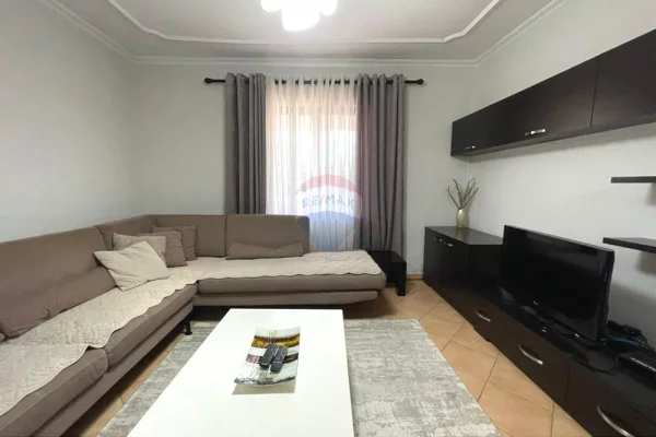Shtepi me qera Apartament ne Tirane, 2+1, Mobilimi E mobiluar, Pagesa 45,000  Leke.