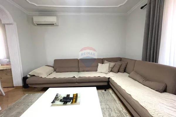 Shtepi me qera Apartament ne Tirane, 2+1, Mobilimi E mobiluar, Pagesa 45,000  Leke.