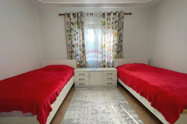 Shtepi me qera Apartament ne Tirane, 2+1, Mobilimi E mobiluar, Pagesa 45,000  Leke.