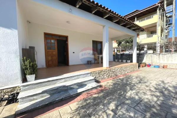 Shtepi me qera Apartament ne Tirane, 2+1, Mobilimi E mobiluar, Pagesa 45,000  Leke.