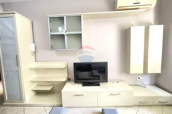 Shtepi me qera Apartament ne Tirane, 1+1, Mobilimi E mobiluar, Pagesa 55,000  Leke.