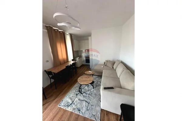 Shtepi me qera 2+1 ne Tirane - 60,000 Leke