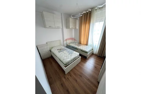 Shtepi me qera Apartament ne Tirane, 2+1, Mobilimi E mobiluar, Pagesa 60,000  Leke.
