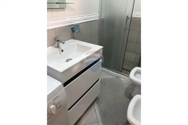 Shtepi me qera Apartament ne Tirane, 1+1, Mobilimi E mobiluar, Pagesa 55,000  Leke.