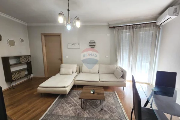 Shtepi me qera Apartament ne Tirane, 1+1, Mobilimi E mobiluar, Pagesa 40,000  Leke.