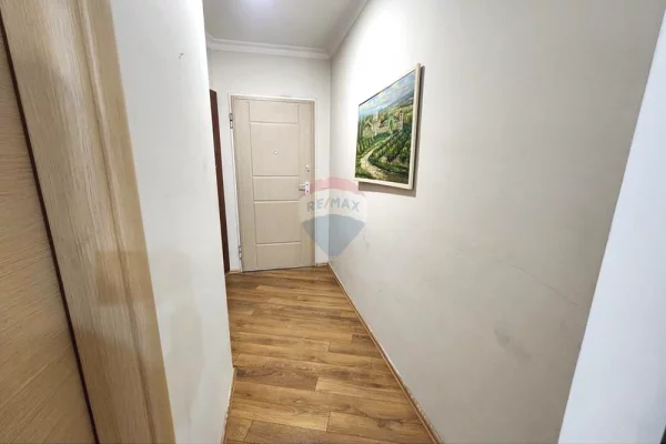 Shtepi me qera Apartament ne Tirane, 1+1, Mobilimi E mobiluar, Pagesa 40,000  Leke.