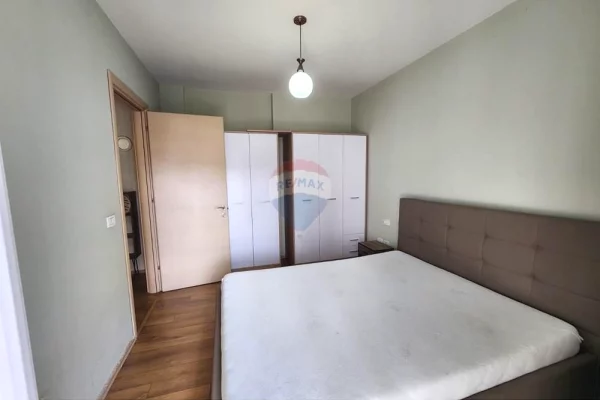 Shtepi me qera Apartament ne Tirane, 1+1, Mobilimi E mobiluar, Pagesa 40,000  Leke.