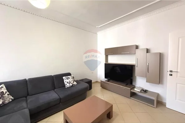 Shtepi me qera Apartament ne Tirane, 1+1, Mobilimi E mobiluar, Pagesa 45,000  Leke.