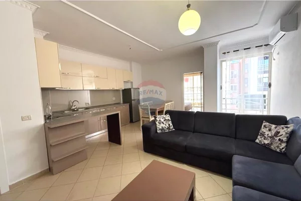 Shtepi me qera Apartament ne Tirane, 1+1, Mobilimi E mobiluar, Pagesa 45,000  Leke.