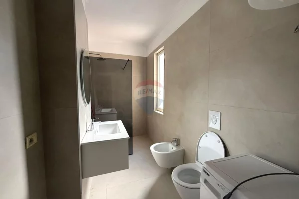 Shtepi me qera Apartament ne Tirane, 1+1, Mobilimi E mobiluar, Pagesa 45,000  Leke.