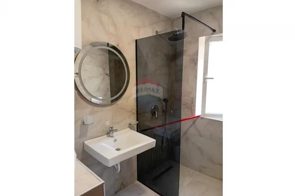 Shtepi me qera Apartament ne Tirane, 1+1, Mobilimi E mobiluar, Pagesa 500  Euro.