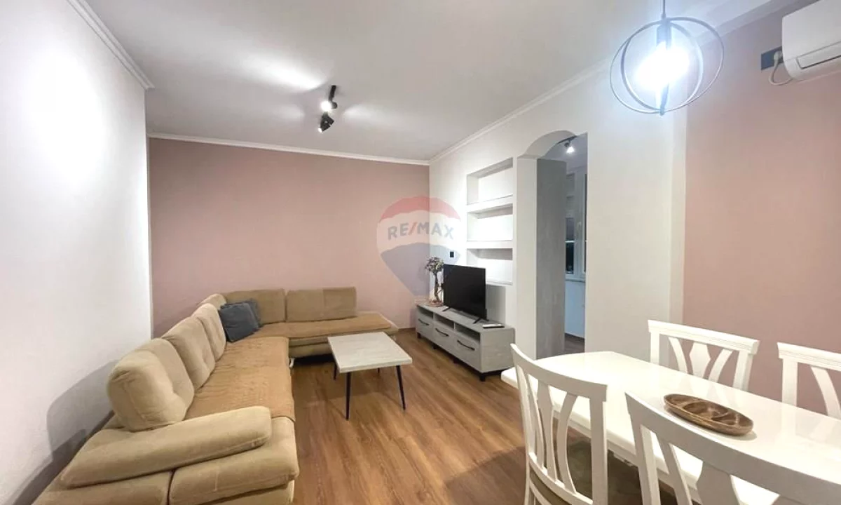 Shtepi me qera Apartament ne Tirane, 1+1, Mobilimi E mobiluar, Pagesa 500  Euro.