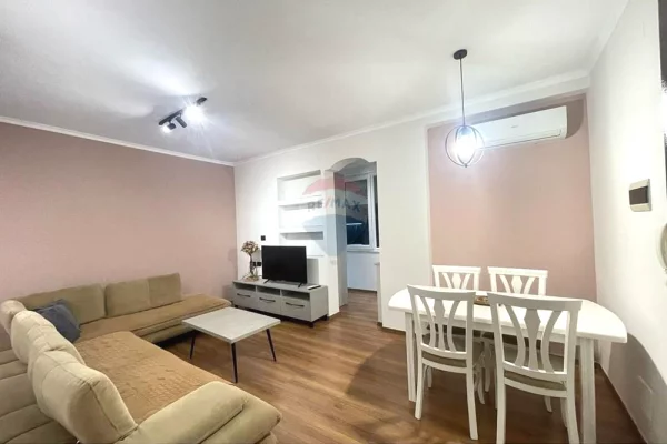 Shtepi me qera Apartament ne Tirane, 1+1, Mobilimi E mobiluar, Pagesa 500  Euro.