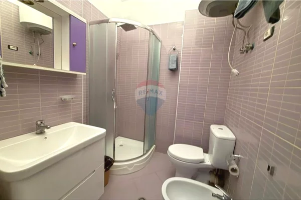 Shtepi me qera Apartament ne Tirane, 1+1, Mobilimi E mobiluar, Pagesa 45,000  Leke.