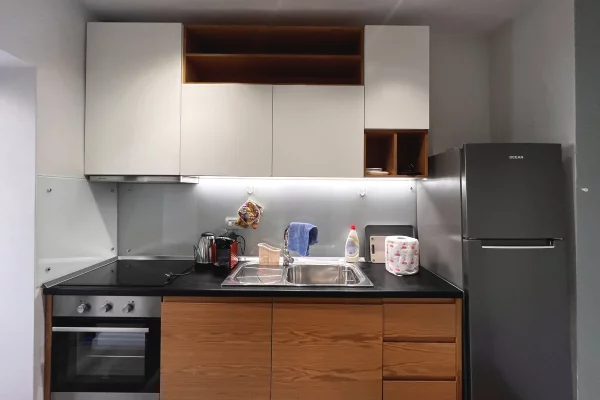 Shtepi me qera Apartament ne Tirane, 1+1, Mobilimi E mobiluar, Pagesa 60,000  Leke.