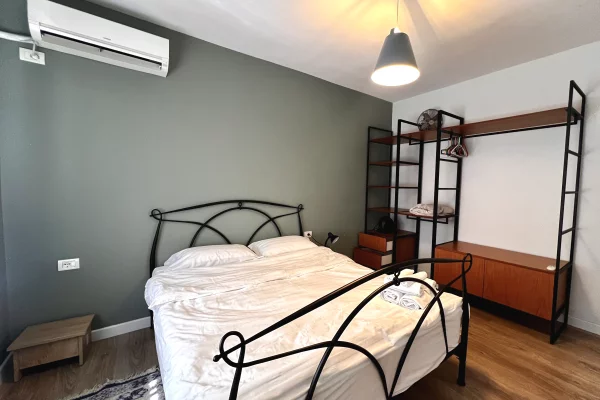 Shtepi me qera Apartament ne Tirane, 1+1, Mobilimi E mobiluar, Pagesa 60,000  Leke.