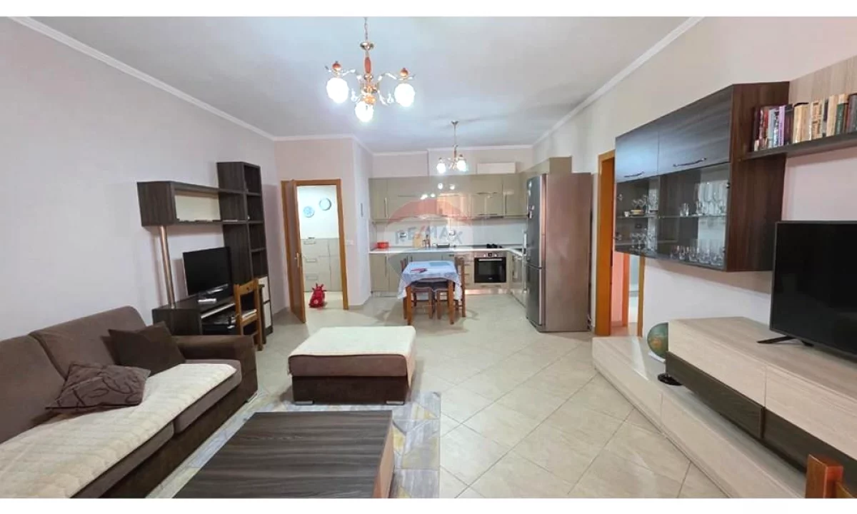 Appartamento in affitto a Tirana 2+1, Arredato