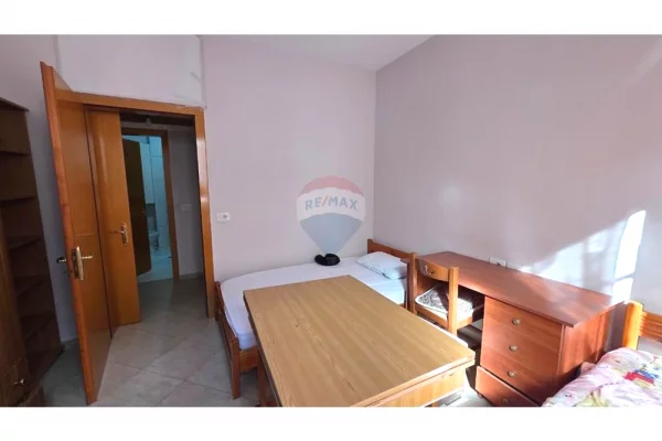 Appartamento in affitto a Tirana 2+1, Arredato