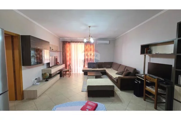 Appartamento in affitto a Tirana 2+1, Arredato