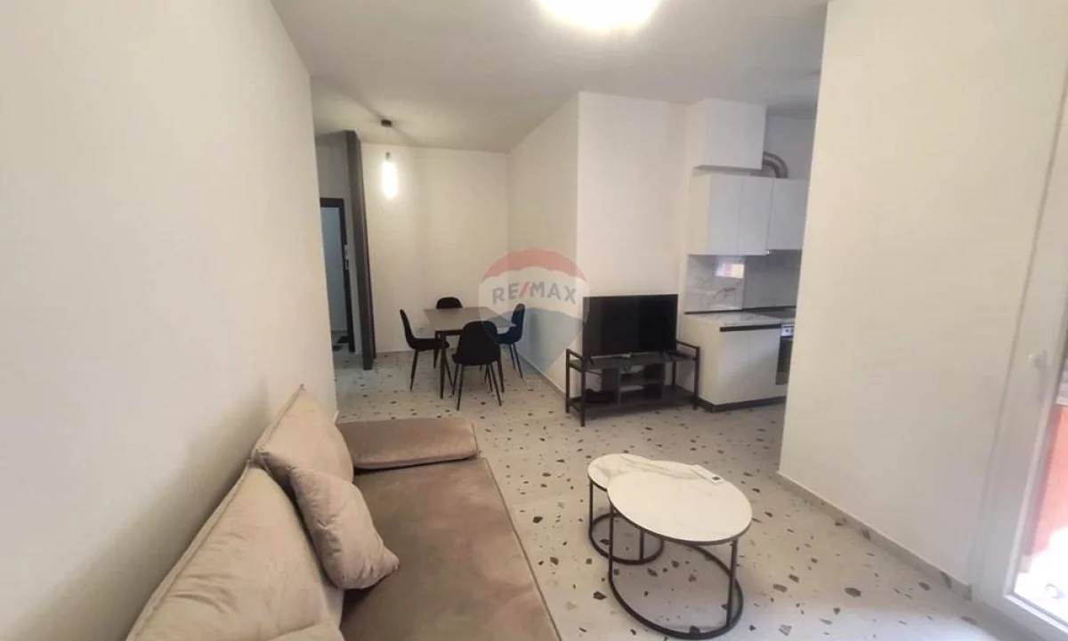 Shtepi me qera Apartament ne Tirane, 1+1, Mobilimi E mobiluar, Pagesa 45,000  Leke.