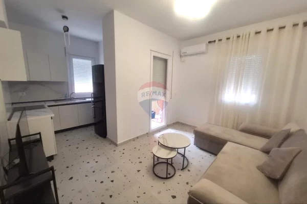 Shtepi me qera Apartament ne Tirane, 1+1, Mobilimi E mobiluar, Pagesa 45,000  Leke.