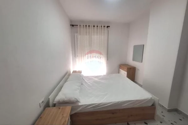 Shtepi me qera Apartament ne Tirane, 1+1, Mobilimi E mobiluar, Pagesa 45,000  Leke.