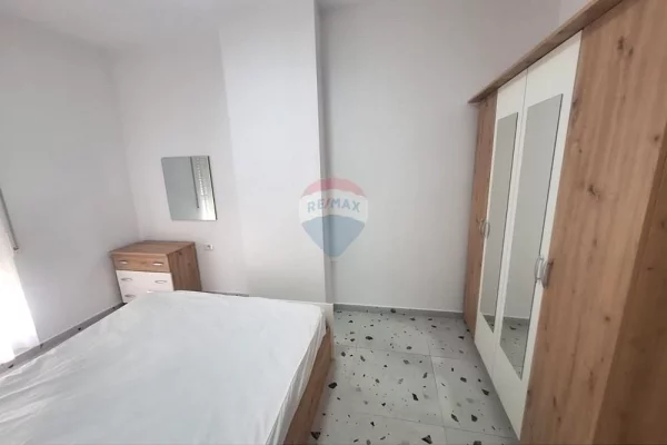 Shtepi me qera Apartament ne Tirane, 1+1, Mobilimi E mobiluar, Pagesa 45,000  Leke.