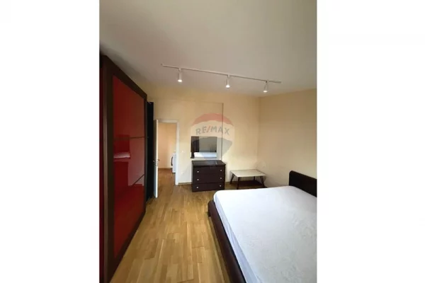 Shtepi me qera Apartament ne Tirane, 2+1, Mobilimi E mobiluar, Pagesa 70,000  Leke.