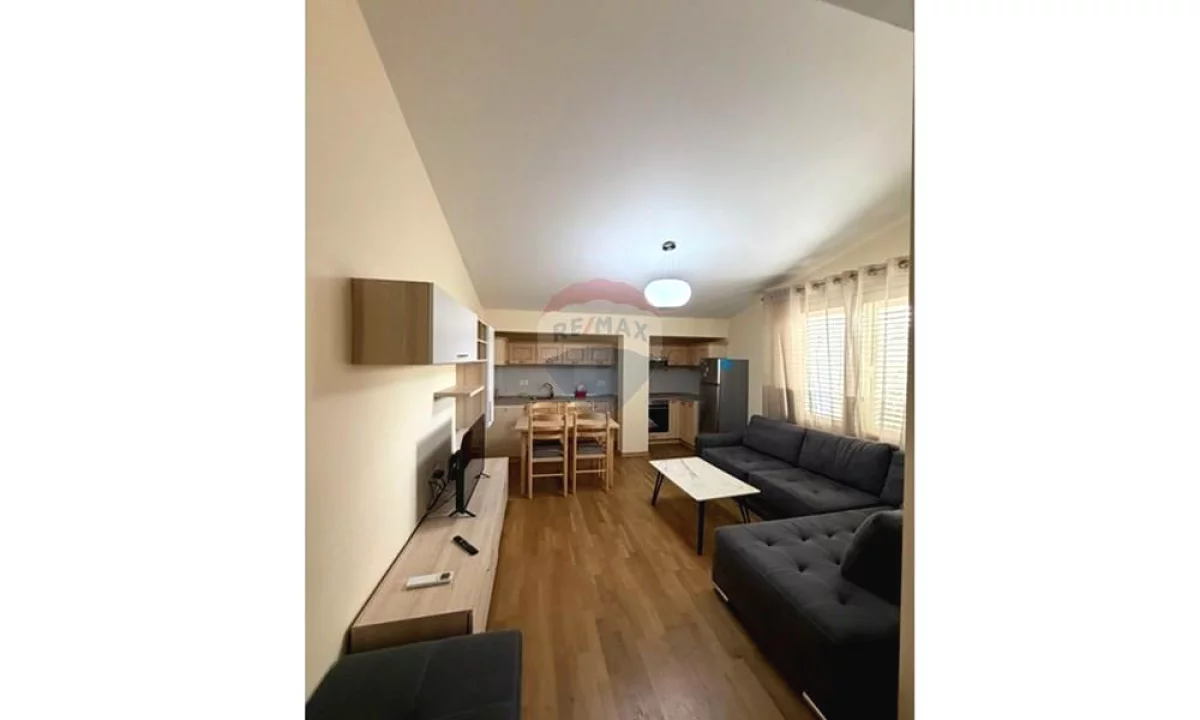 Shtepi me qera Apartament ne Tirane, 2+1, Mobilimi E mobiluar, Pagesa 70,000  Leke.