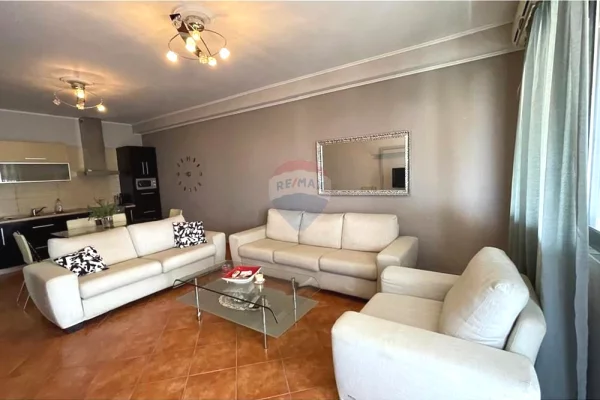 Shtepi me qera Apartament ne Tirane, 1+1, Mobilimi E mobiluar, Pagesa 50,000  Leke.