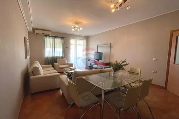 Shtepi me qera Apartament ne Tirane, 1+1, Mobilimi E mobiluar, Pagesa 50,000  Leke.