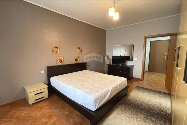 Shtepi me qera Apartament ne Tirane, 1+1, Mobilimi E mobiluar, Pagesa 50,000  Leke.