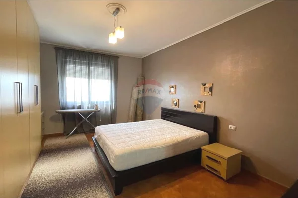 Shtepi me qera Apartament ne Tirane, 1+1, Mobilimi E mobiluar, Pagesa 50,000  Leke.