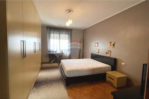 Shtepi me qera Apartament ne Tirane, 1+1, Mobilimi E mobiluar, Pagesa 50,000  Leke.