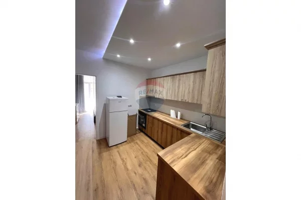 Appartamento in affitto a Tirana 1+1, Arredato