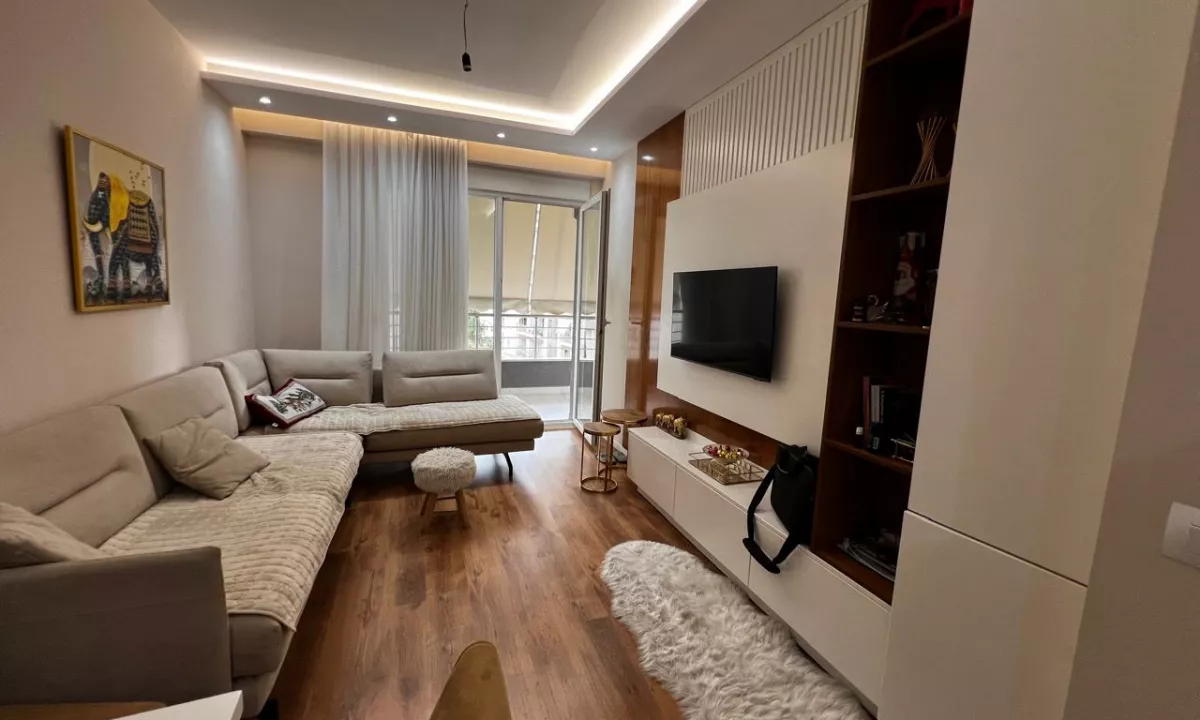 Shtepi me qera Apartament ne Tirane, 1+1, Mobilimi E mobiluar, Pagesa 750  Euro.