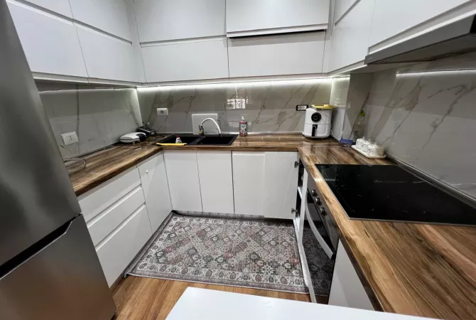 Shtepi me qera Apartament ne Tirane, 1+1, Mobilimi E mobiluar, Pagesa 750  Euro.