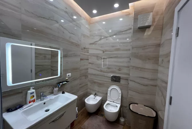 Shtepi me qera Apartament ne Tirane, 1+1, Mobilimi E mobiluar, Pagesa 750  Euro.