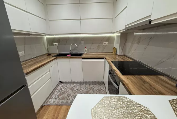 Shtepi me qera Apartament ne Tirane, 1+1, Mobilimi E mobiluar, Pagesa 750  Euro.