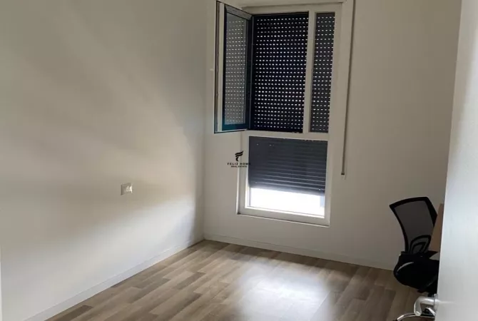 Business Property for Rent 3+1 in Tirana - 550 Euro