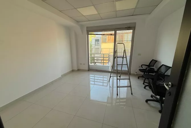 Business Property for Rent 3+1 in Tirana - 2,200 Euro