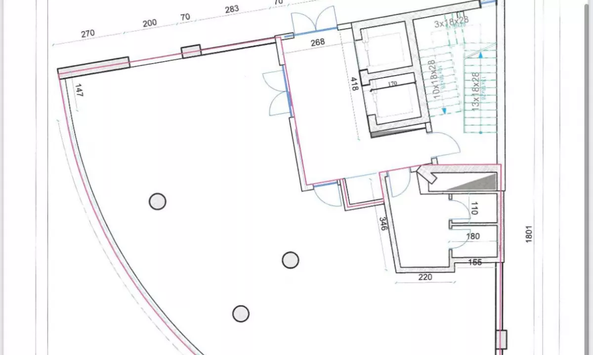ZYRE ME QERA,OPEN SPACE RRUGA E KAVAJES NE GODINE BIZNESI