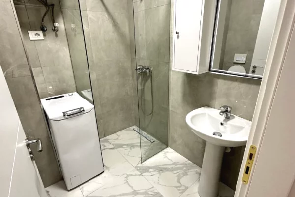 Shtepi me qera Apartament ne Tirane, 1+1, Mobilimi E mobiluar, Pagesa 500  Euro.