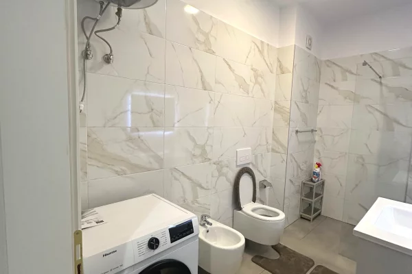 Shtepi me qera Apartament ne Tirane, 1+1, Mobilimi E mobiluar, Pagesa 650  Euro.