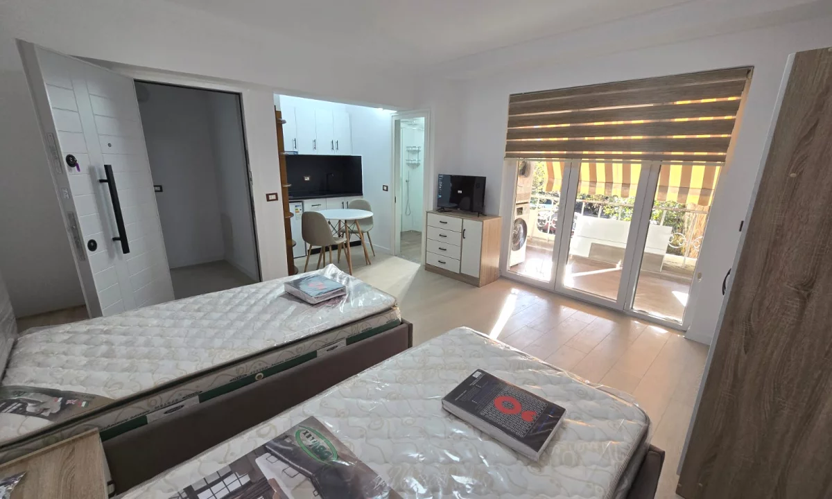 Shtepi me qera Apartament ne Tirane, Garsoniere, Mobilimi E mobiluar, Pagesa 500  Euro.