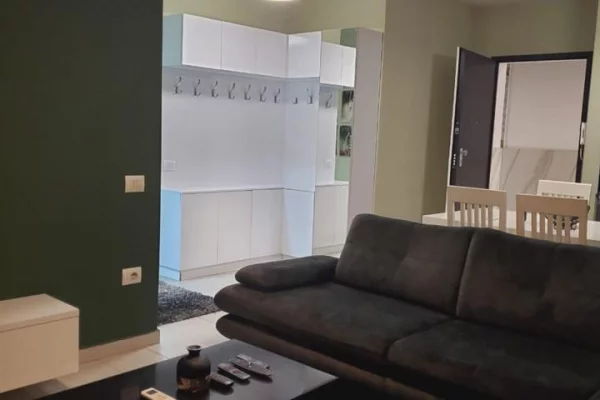 Shtepi me qera Apartament ne Tirane, 2+1, Mobilimi E mobiluar, Pagesa 900  Euro.
