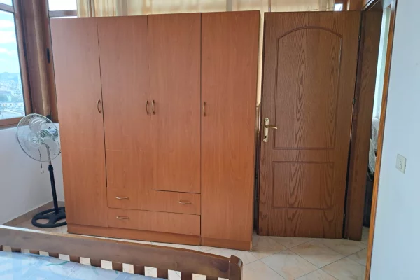 Shtepi me qera Apartament ne Tirane, 1+1, Mobilimi E mobiluar, Pagesa 400  Euro.