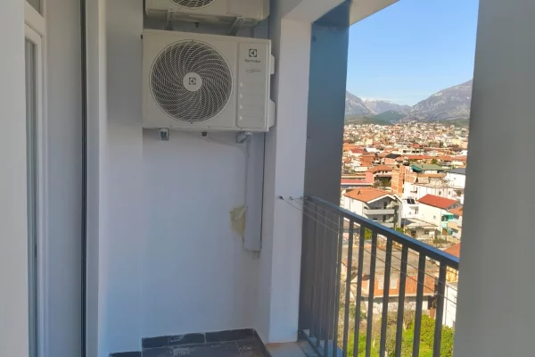 Shtepi me qera Apartament ne Tirane, 1+1, Mobilimi E mobiluar, Pagesa 500  Euro.